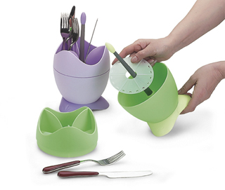 Cutlery drainer with drainage container
